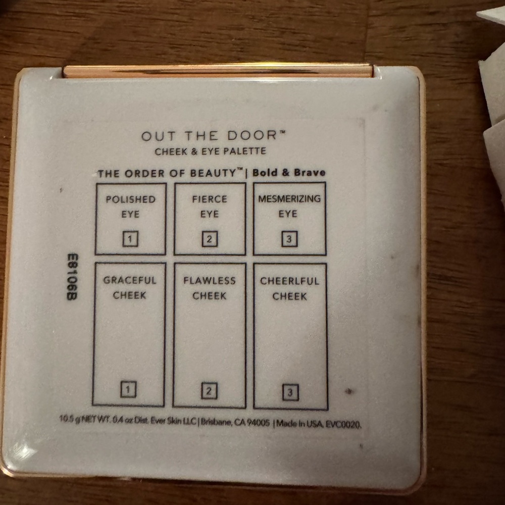 EVER BEAUTY Out the Door Cheek & Eye Palette - Picture 4 of 6